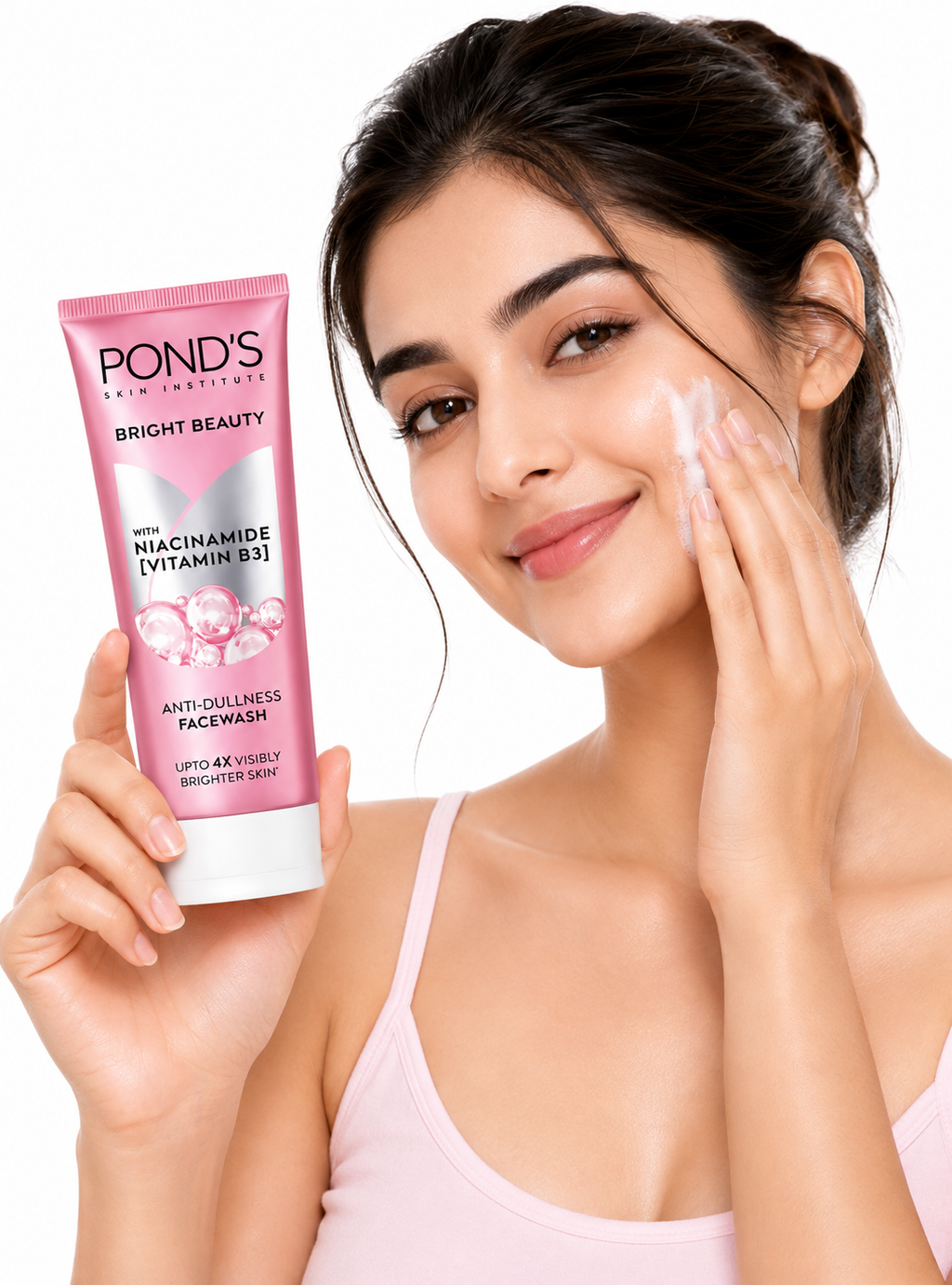 POND’S Bright Beauty Anti-Dullness Facewash – Niacinamide (Vitamin B3)